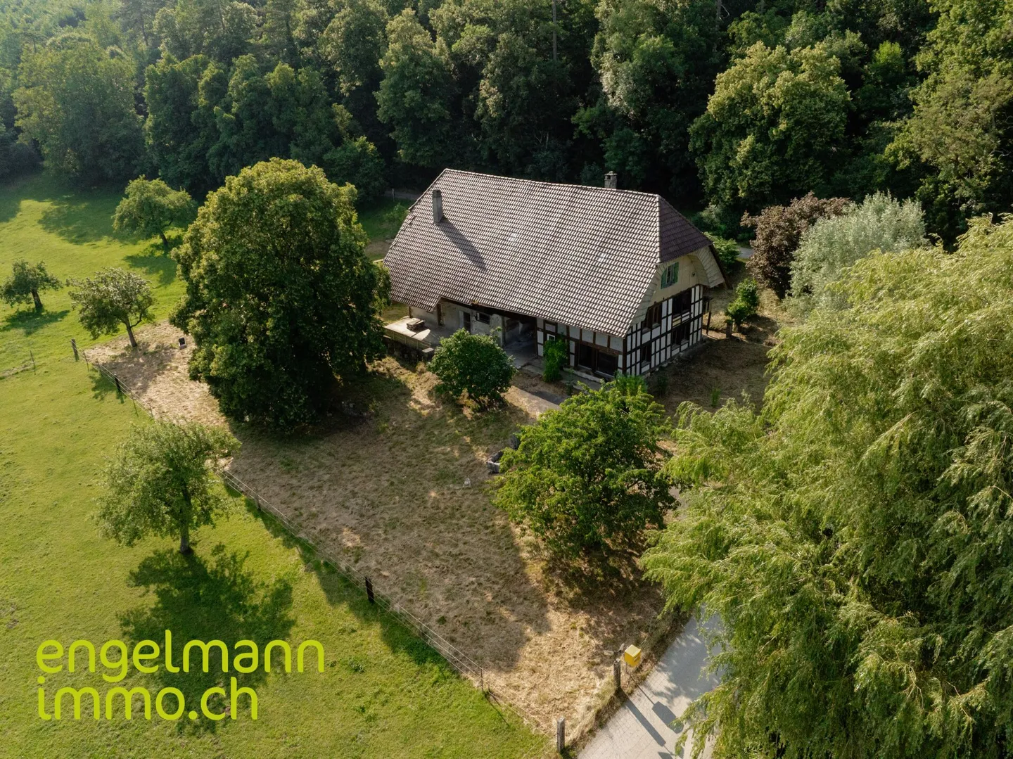 Renovationsbedürftiges Bauernhaus mit viel Potential / Ferme à rénover avec beaucoup de potentiel - Foto 1 von 13