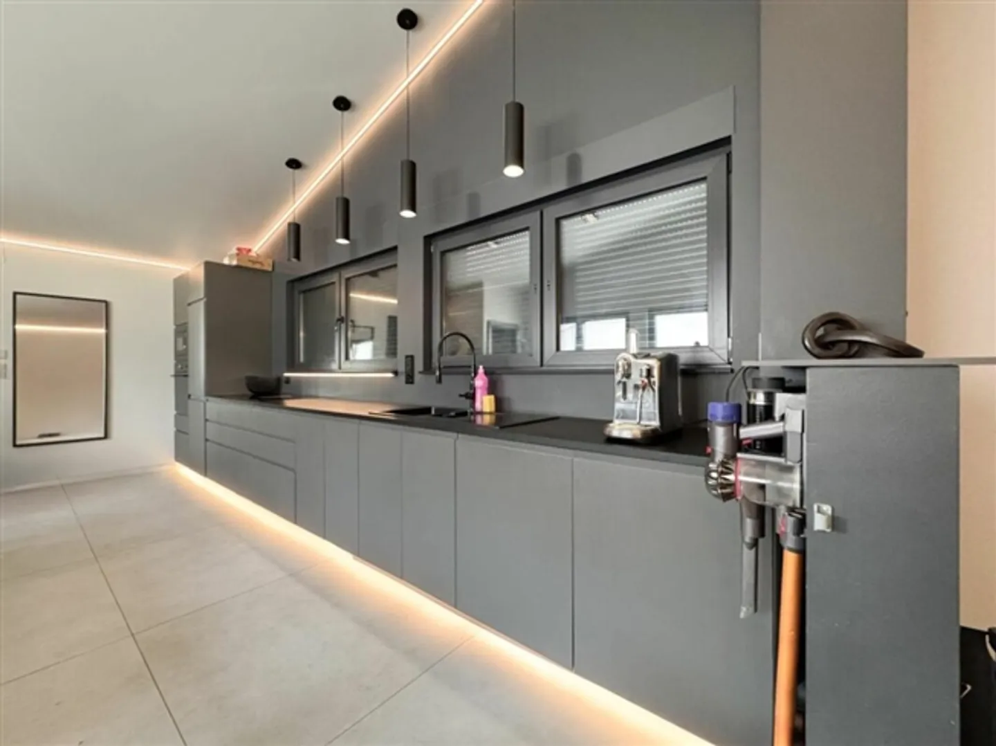 Adjacent 4-Room Villa in St-Séverin - Photo 9 of 20