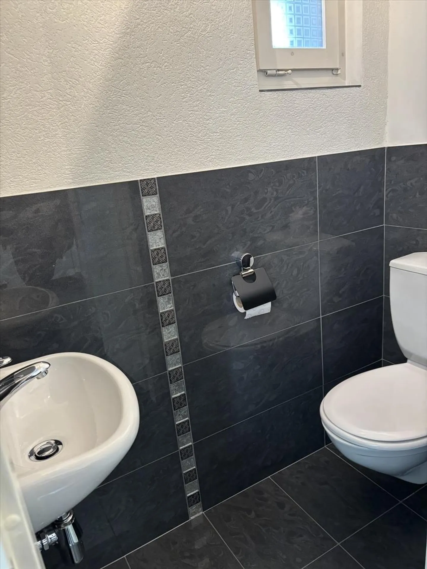 Hairdressing Salon 3 Rooms - Photo 5 of 6