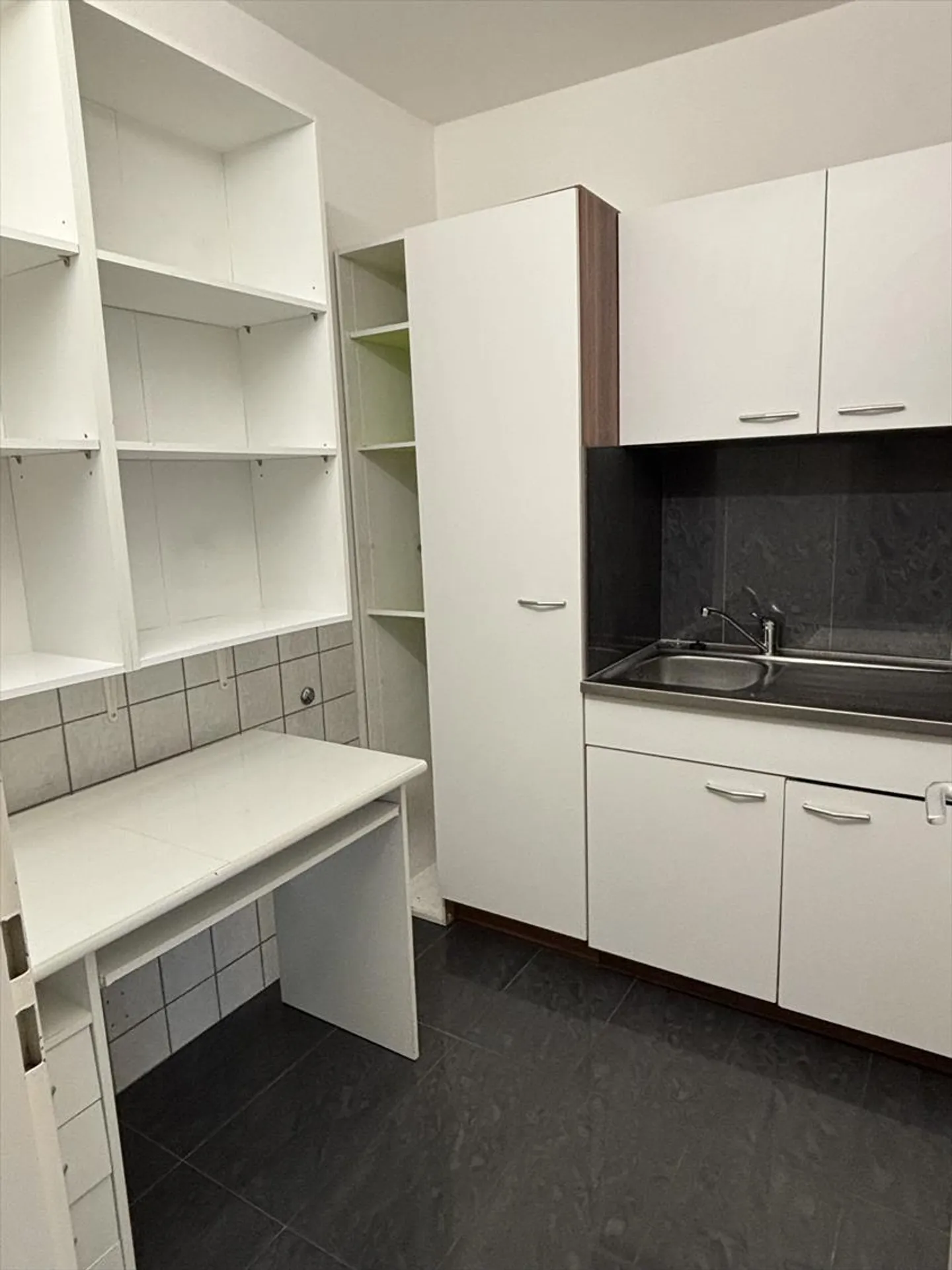 Hairdressing Salon 3 Rooms - Photo 6 of 6