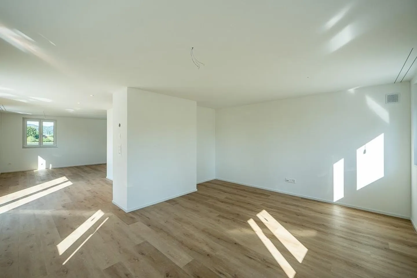 Modern 5-room maisonette apartment with spacious balcony - Photo 1 of 13