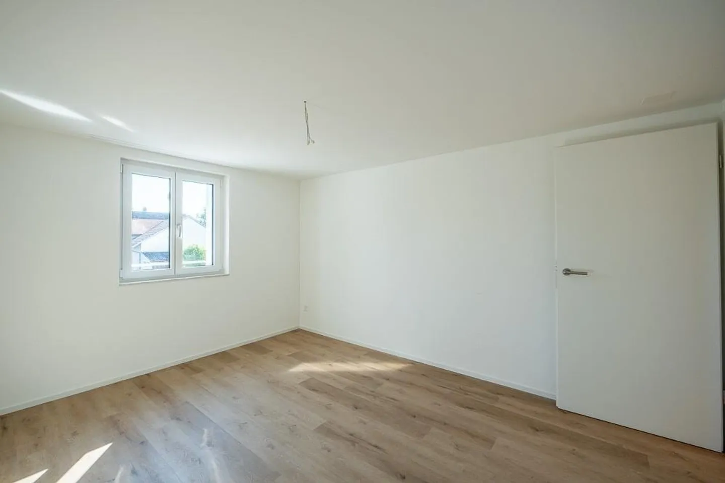 Modern 5-room maisonette apartment with spacious balcony - Photo 3 of 13