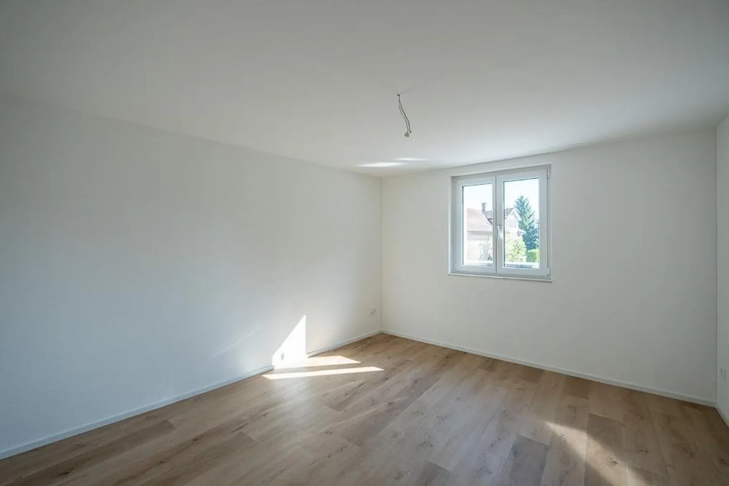Modern 5-room maisonette apartment with spacious balcony - Photo 2 of 13