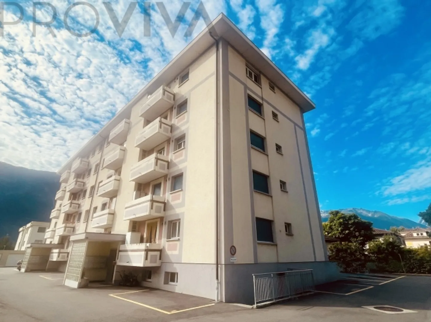 «Maximale Sonne, Bergblick & Top-Lage – charmante und mit Parkplatz» - Foto 2 von 7