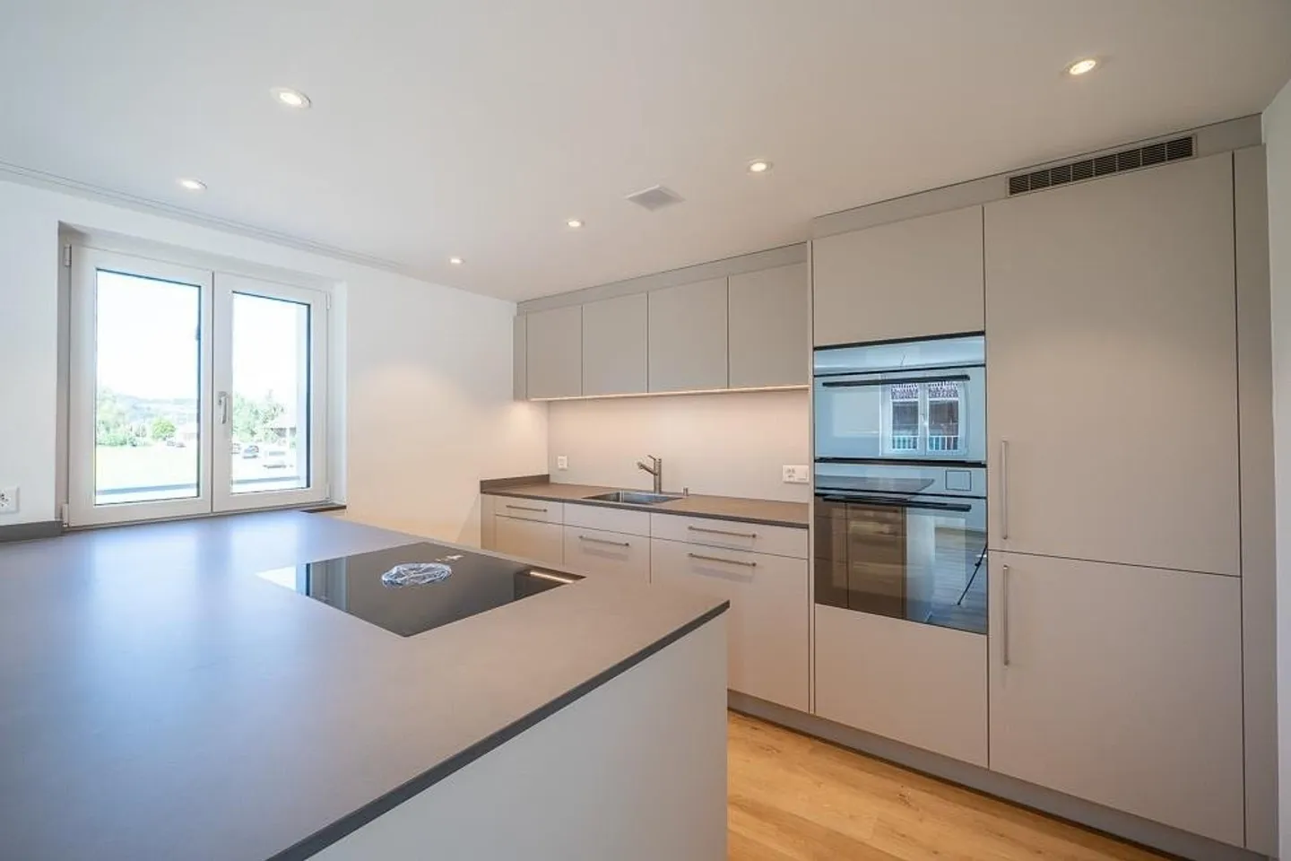 Modern 5-room maisonette apartment with spacious balcony - Photo 5 of 13