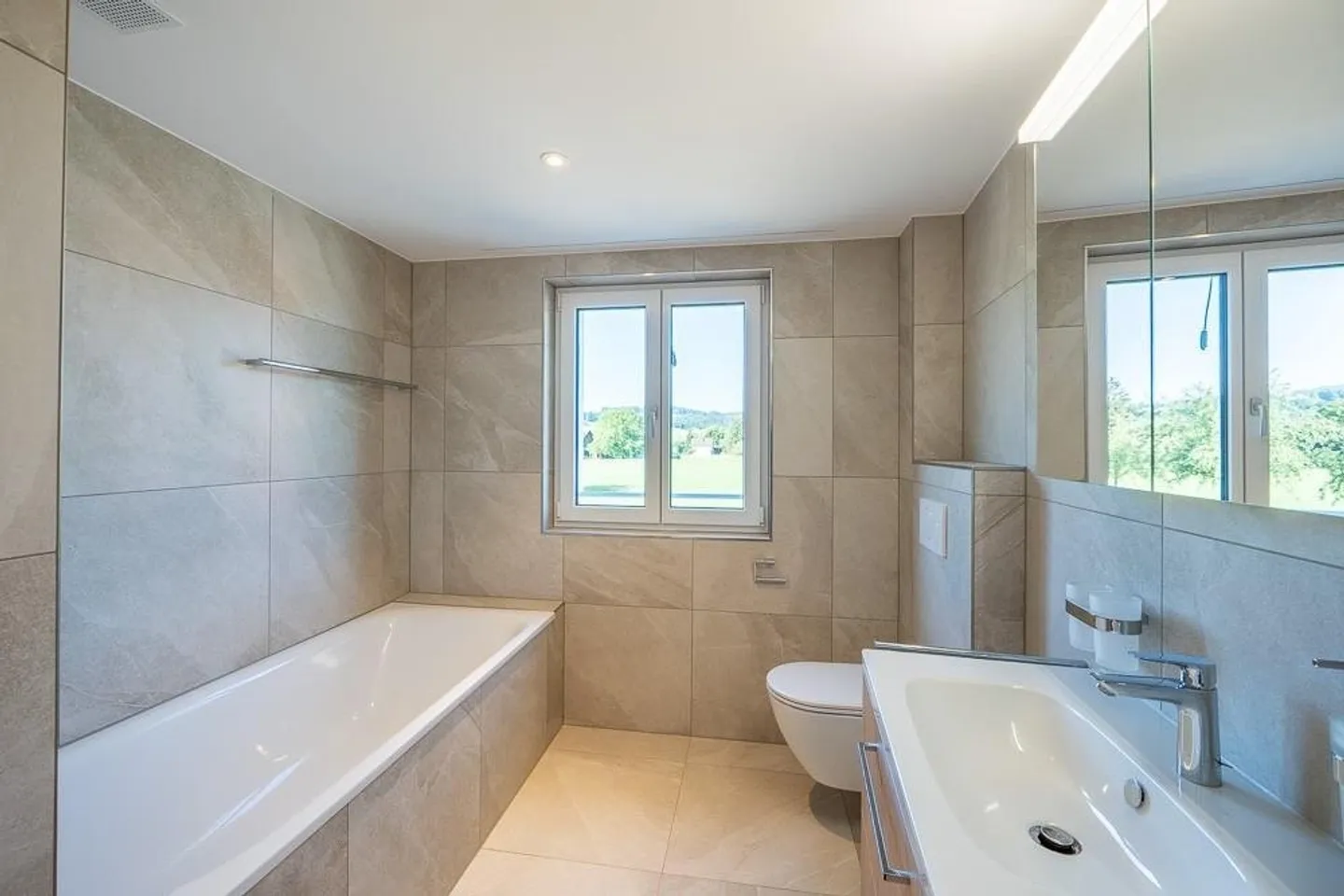 Modern 5-room maisonette apartment with spacious balcony - Photo 6 of 13