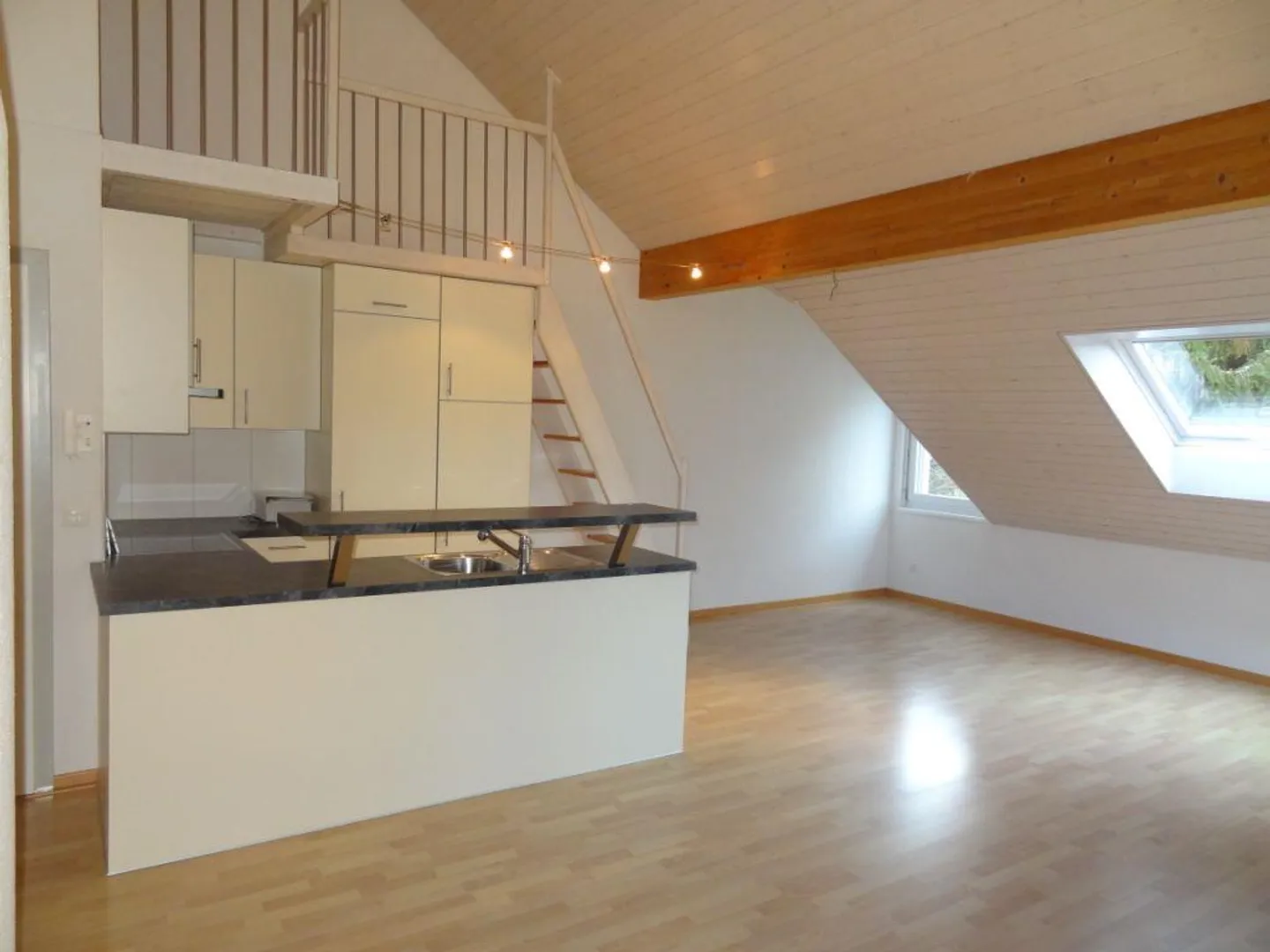 Incantevole appartamento mansardato 3.5 locali a Tägerwilen - Foto 2 di 17