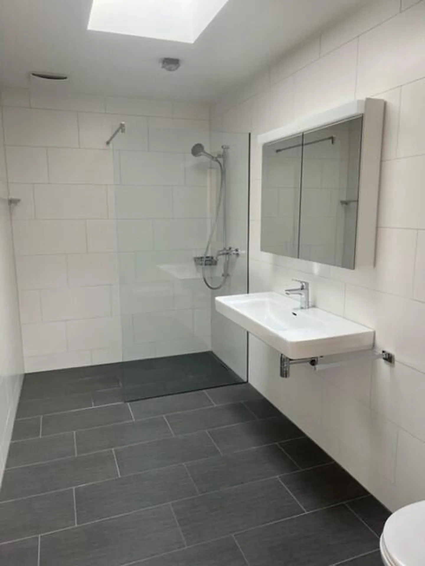 Appartement moderne de 2,5 pièces à louer - Photo 5 sur 5