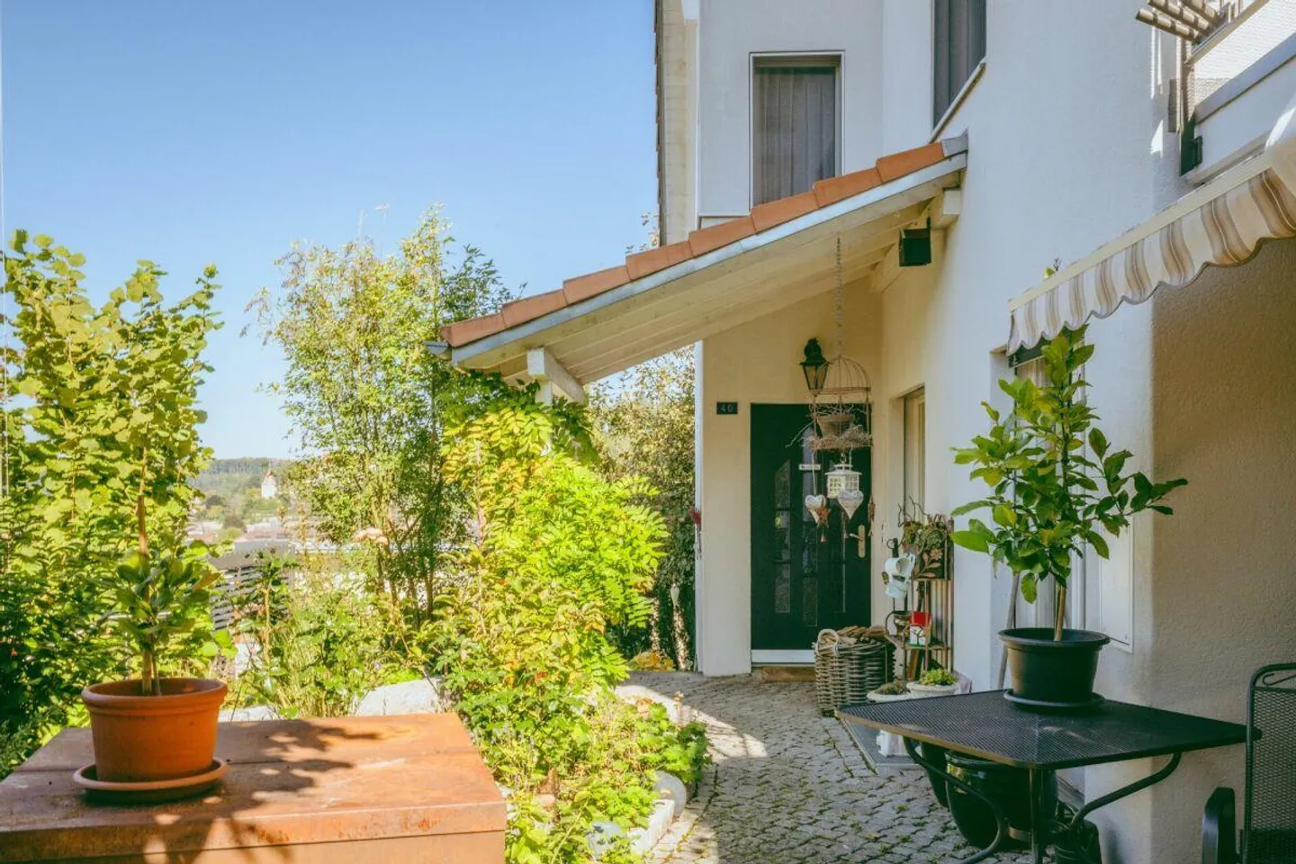 Ein Zuhause zum Wohlfühlen - mit Blick bis zum Schloss Laupen - Foto 2 von 17