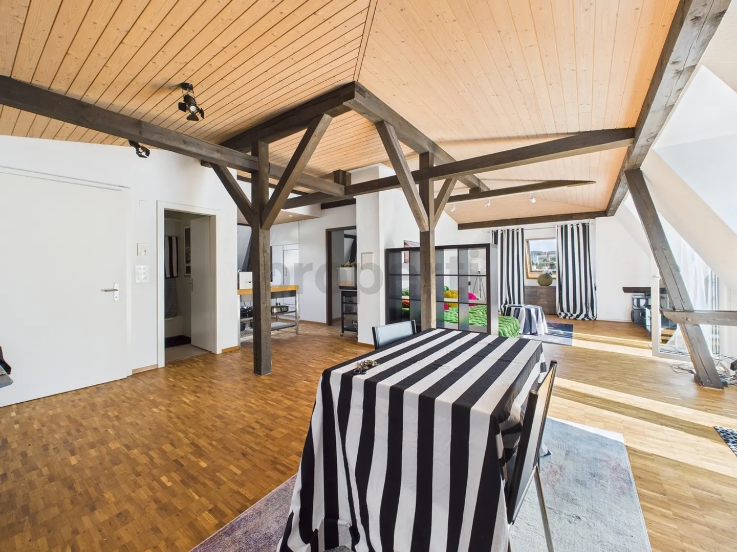 Herausragende 2.5-Zimmer Dachwohnung mit Terrasse in Effretikon, Kanton Zürich - Foto 6 von 12