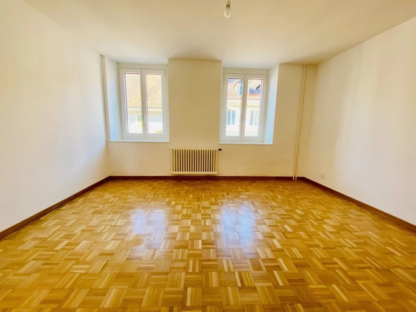 Appartement Charmant avec Vue sur le Lac - Photo 3 sur 6