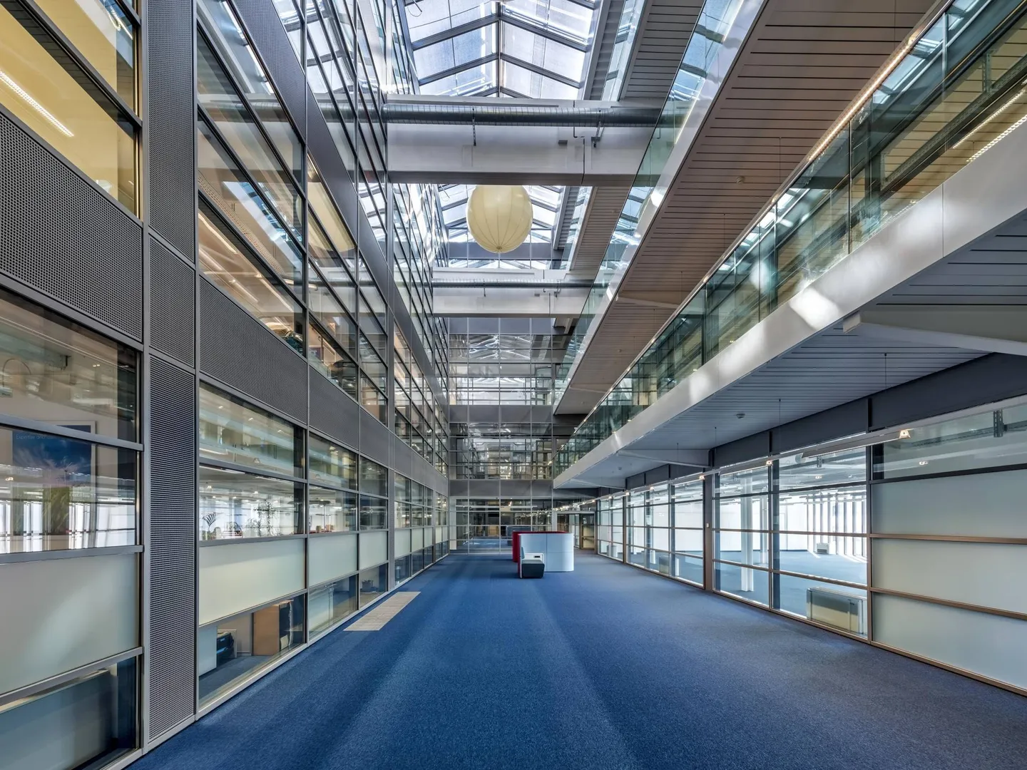 Equipped offices of approximately 6,000 m2 DIVISIBLE in Versoix - Photo 2 of 9