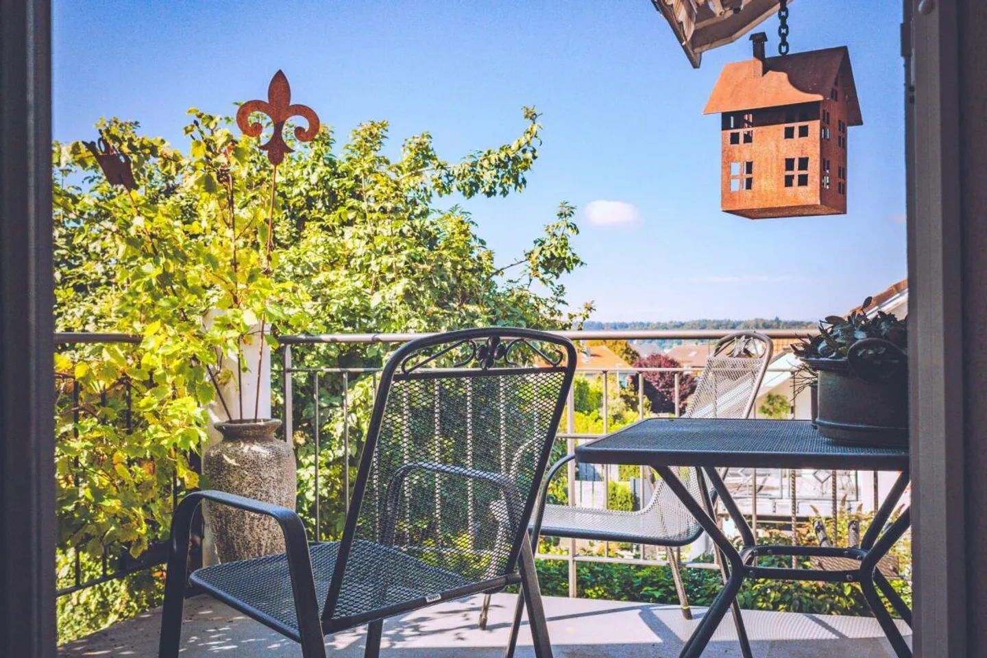 Ein Zuhause zum Wohlfühlen - mit Blick bis zum Schloss Laupen - Foto 15 von 17