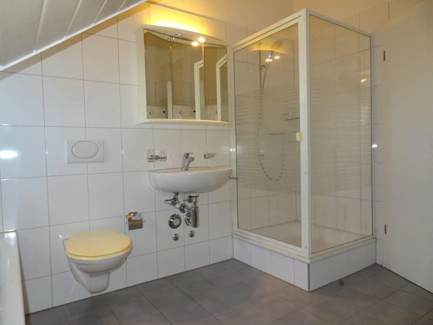 Incantevole appartamento mansardato 3.5 locali a Tägerwilen - Foto 13 di 17