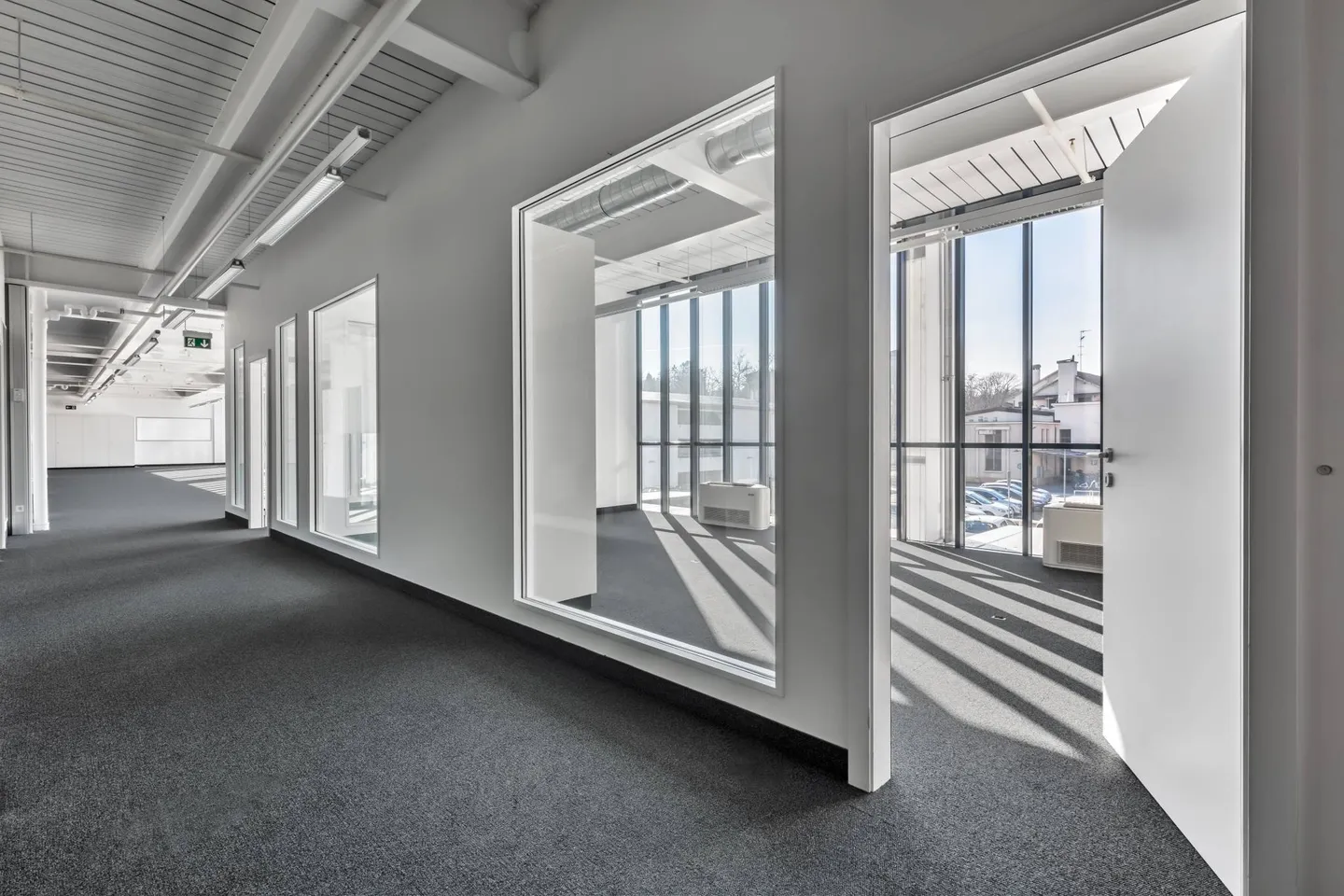 Equipped offices of approximately 6,000 m2 DIVISIBLE in Versoix - Photo 5 of 9