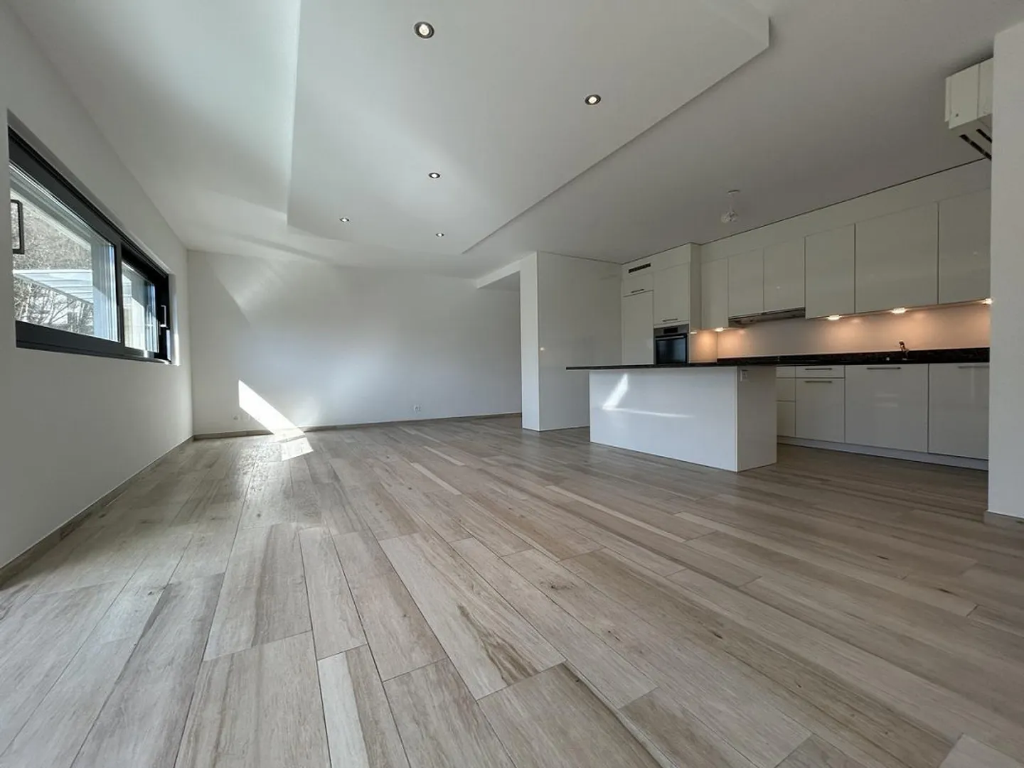 Canobbio, modernes und geräumiges 4,5-Zimmer zum Verkauf - Foto 2 von 9