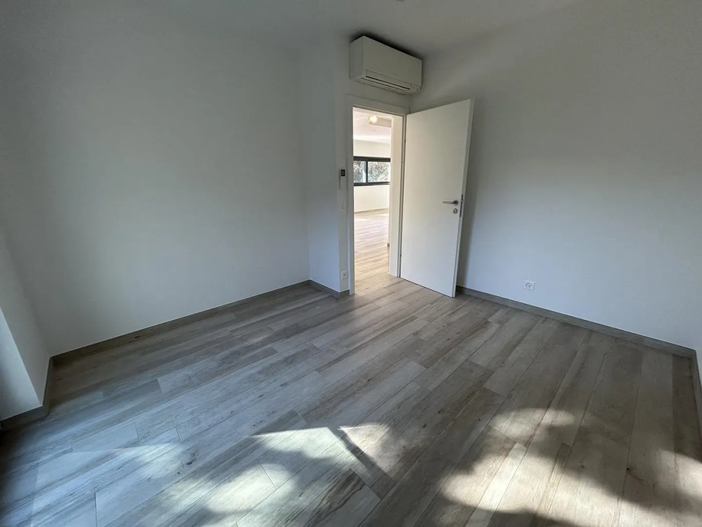 Canobbio, modernes und geräumiges 4,5-Zimmer zum Verkauf - Foto 7 von 9
