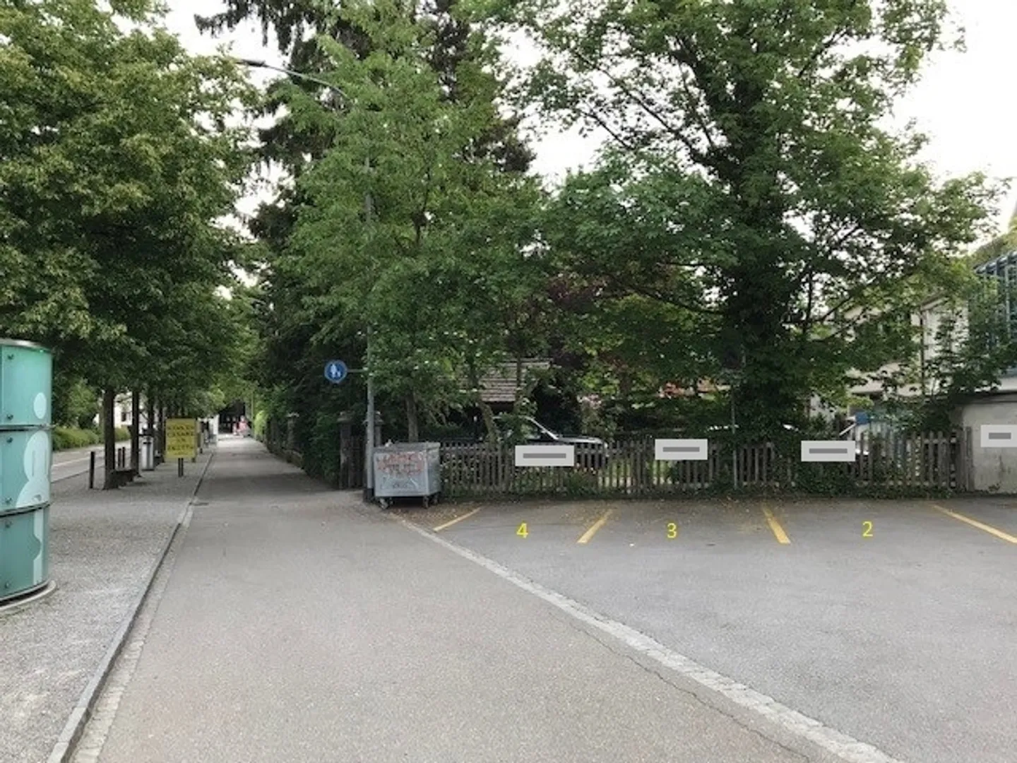 Zentraler Parkplatz im Freien - Foto 1 von 1