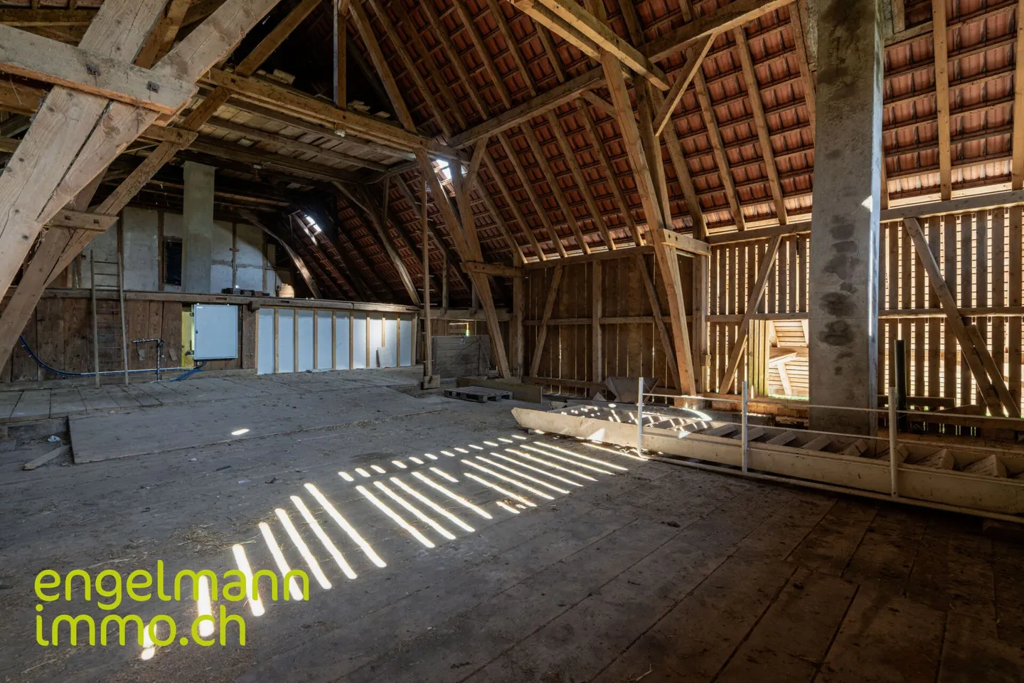 Renovationsbedürftiges Bauernhaus mit viel Potential / Ferme à rénover avec beaucoup de potentiel - Foto 8 von 13