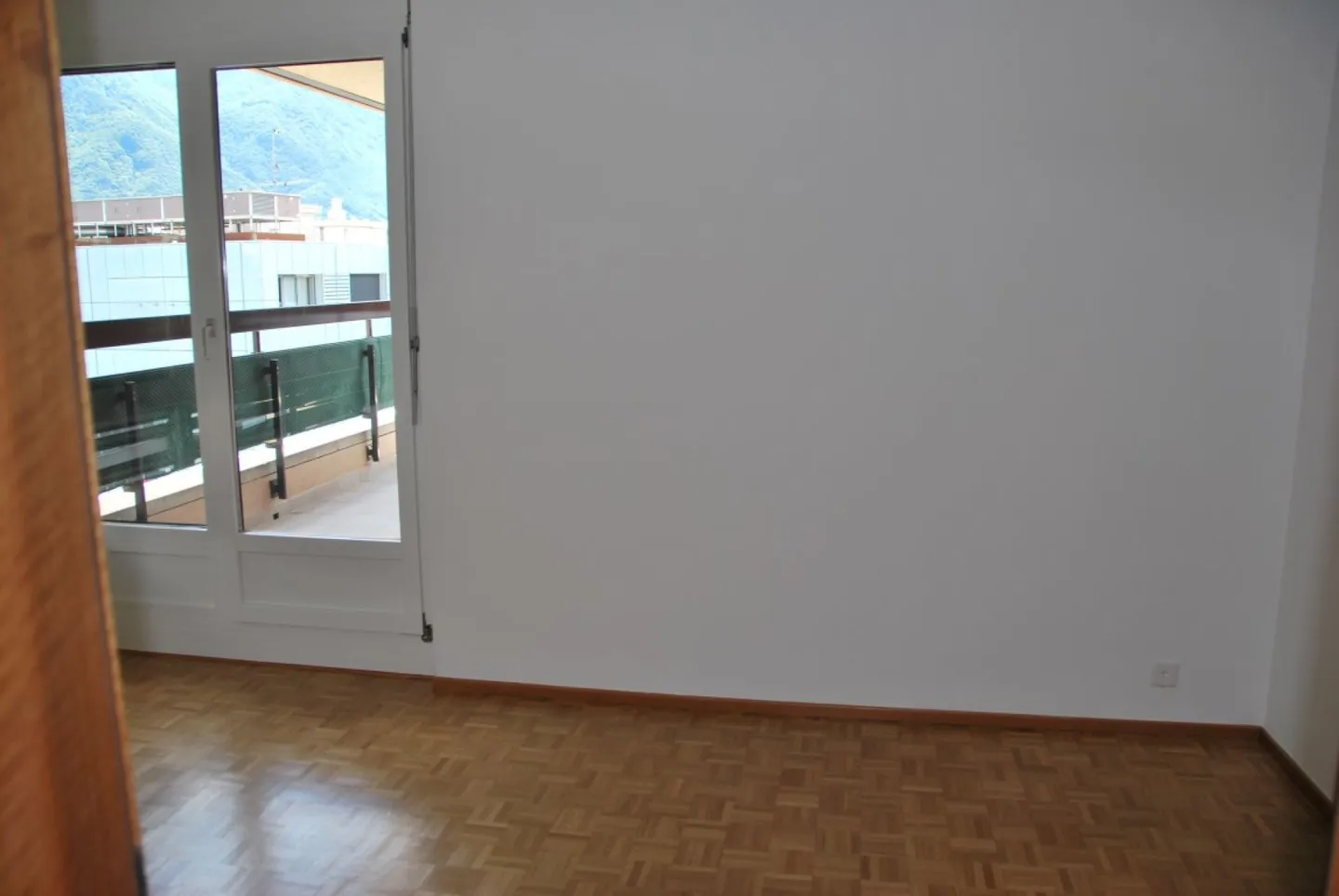 Apartment with recent renovation in Lugano City sought - Photo 9 of 10