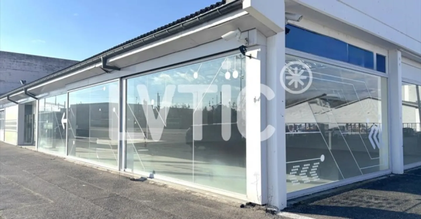 Showroom spacieux à Meyrin - Photo 4 sur 8