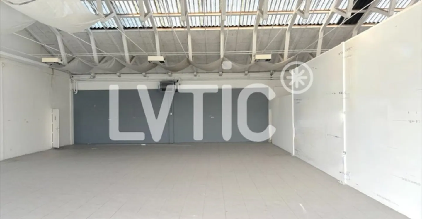 Showroom spacieux à Meyrin - Photo 5 sur 8