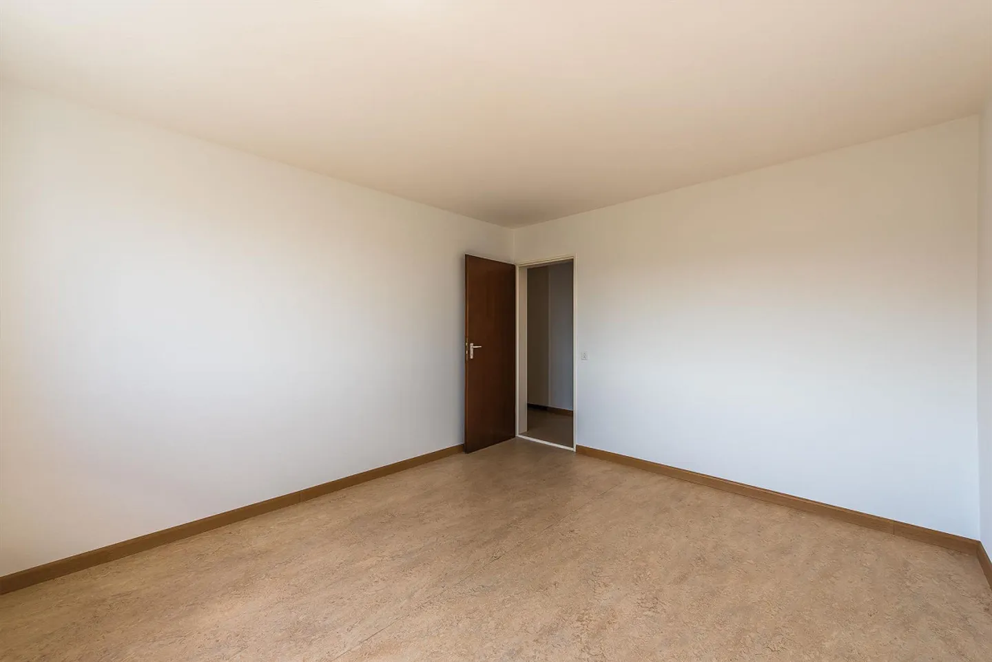 Beautiful apartment with a view! - Photo 8 of 9