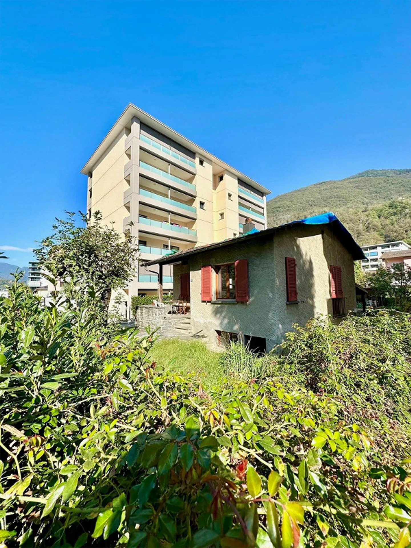 Haus mit Bauland - Foto 2 von 6