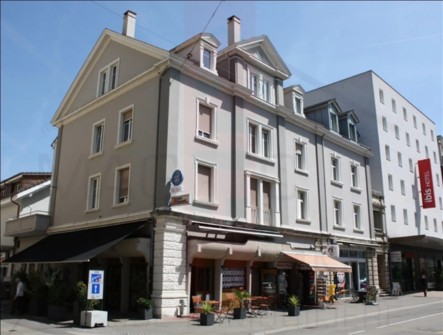 Building near the Delémont train station - Photo 9 of 20