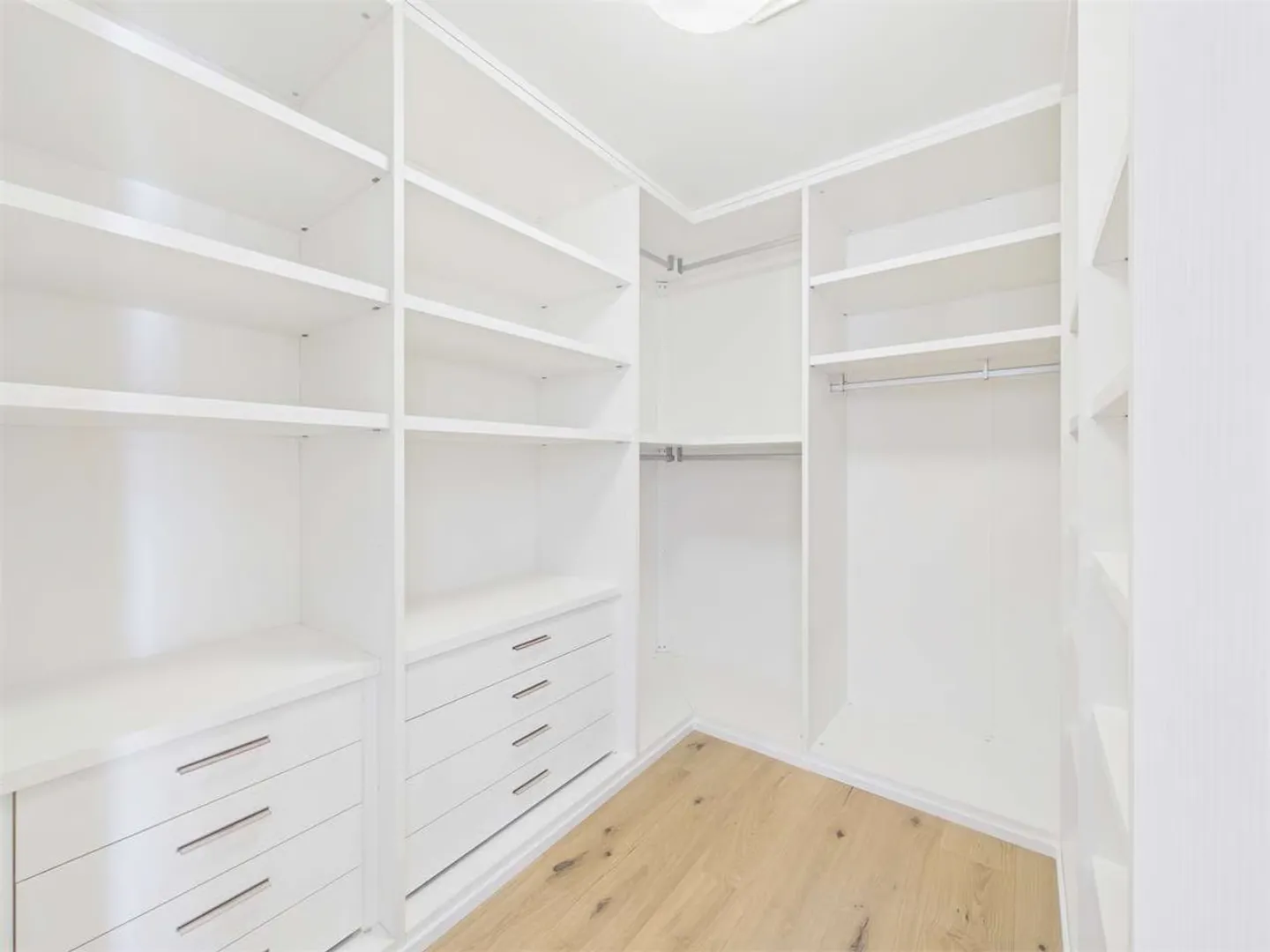 Maison lumineuse avec 5,5 pièces et vue sur le lac - Photo 9 sur 13