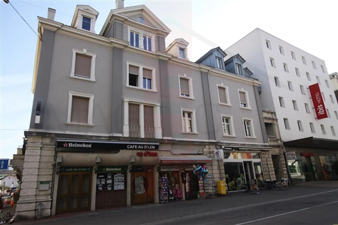 Building near the Delémont train station - Photo 18 of 20