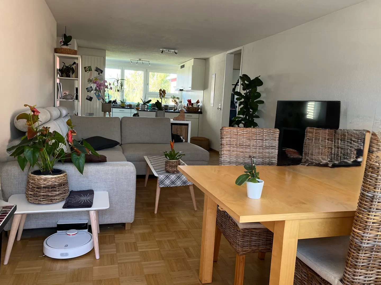 Helle Wohnung mit Balkon - Foto 2 von 7