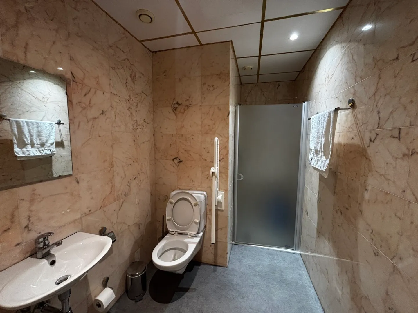 Gewerbliche Räumlichkeiten im Herzen von Montreux - Foto 6 von 12