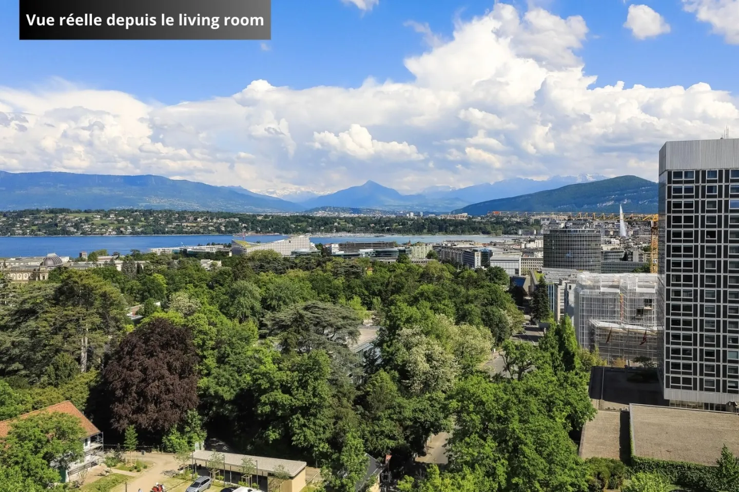 Exceptional corner apartment with panoramic views of the lake and Mont-Blanc - Photo 2 of 14