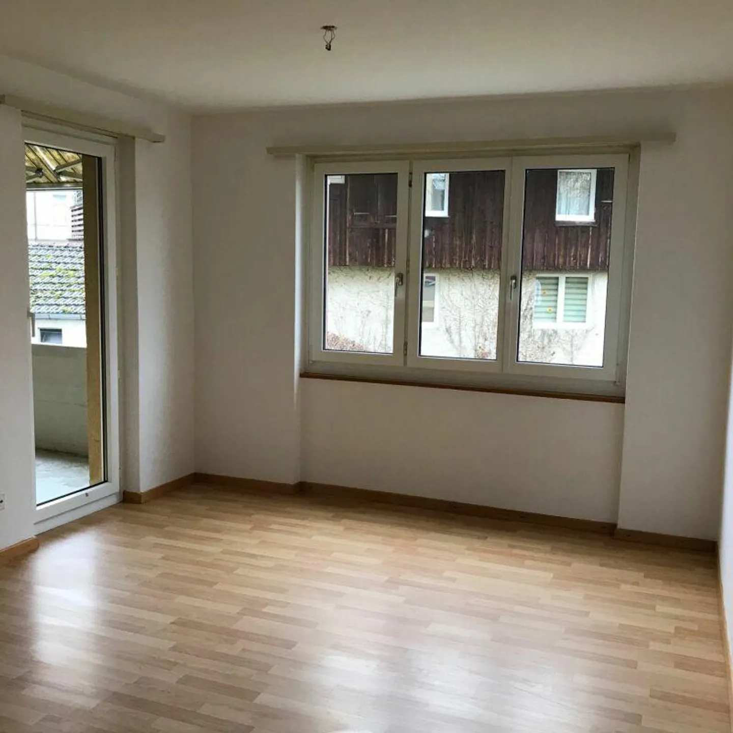Helle Wohnung mit Balkon - Foto 7 von 8