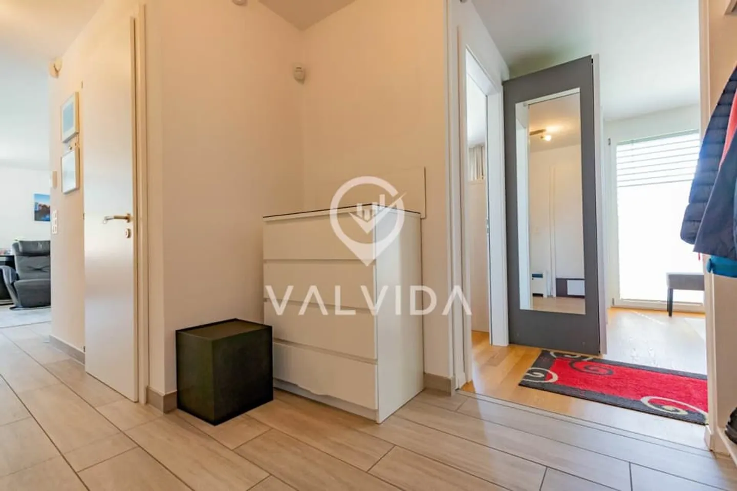 Moderno appartamento di 5,5 stanze con giardino d'inverno e arredamento di alta qualità - Foto 11 di 13