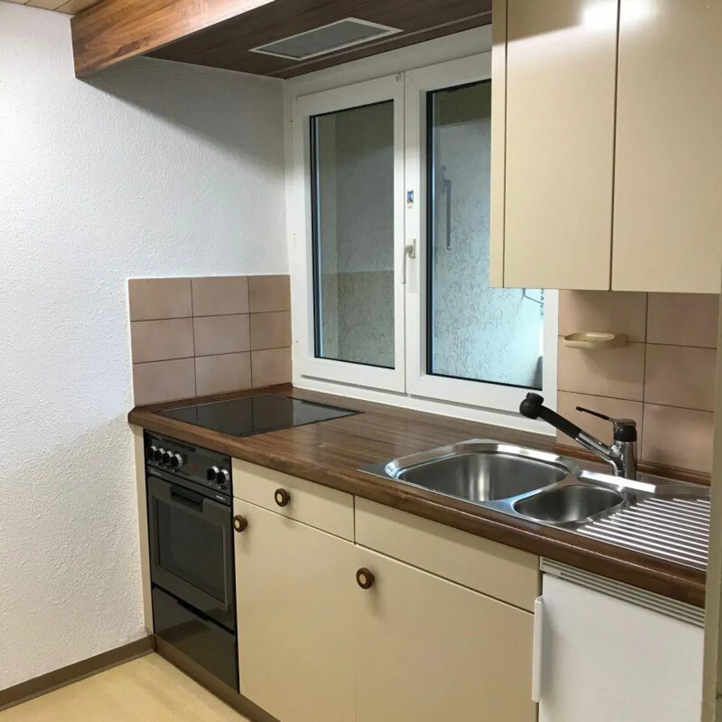 Helle Wohnung mit Balkon - Foto 2 von 8