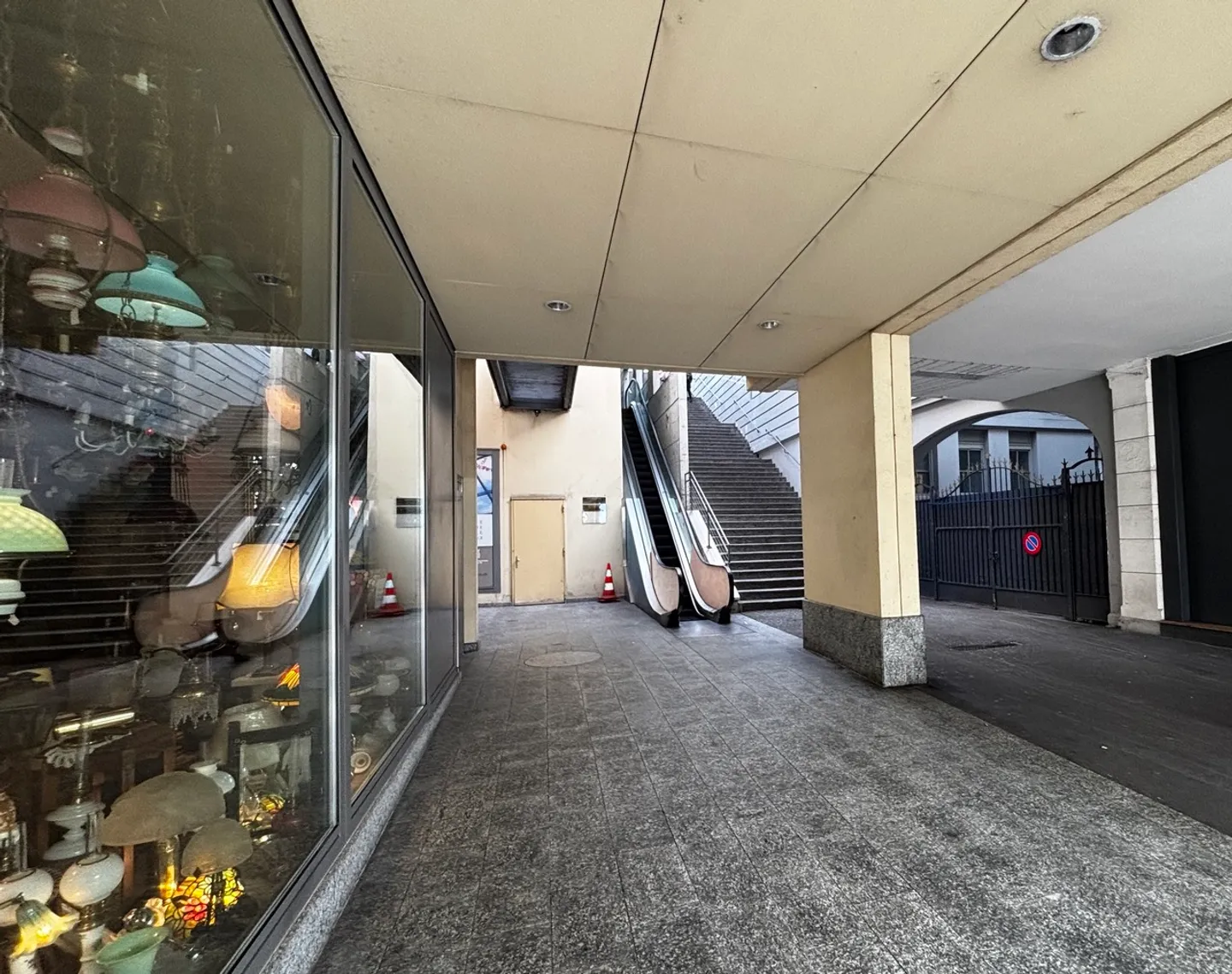 Gewerbliche Räumlichkeiten im Herzen von Montreux - Foto 11 von 12