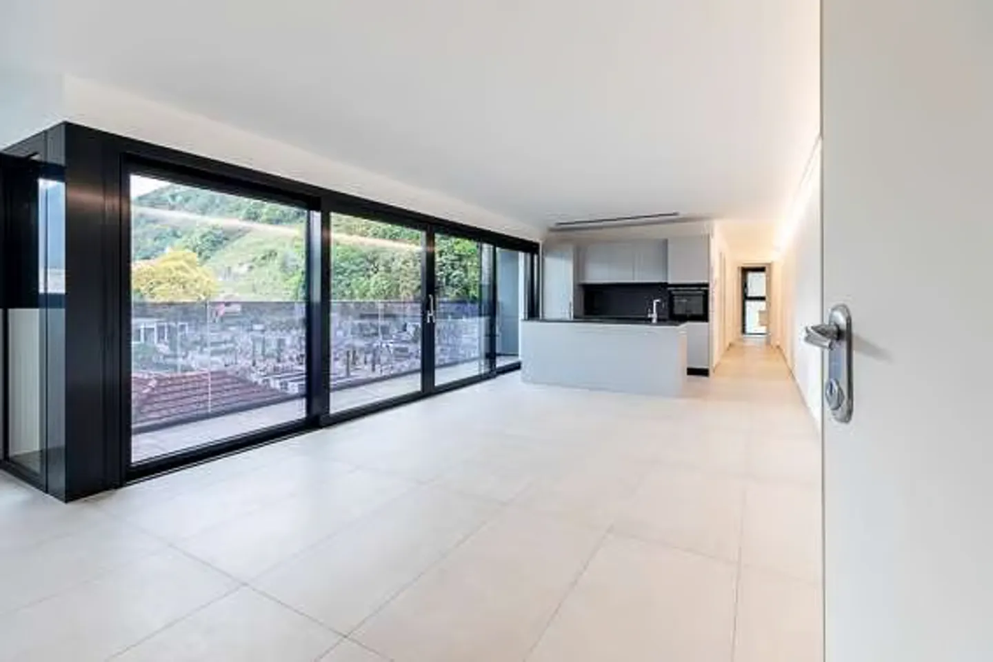 Locarno - Modern 3.5-Room Apartments in New Building - Photo 2 of 8