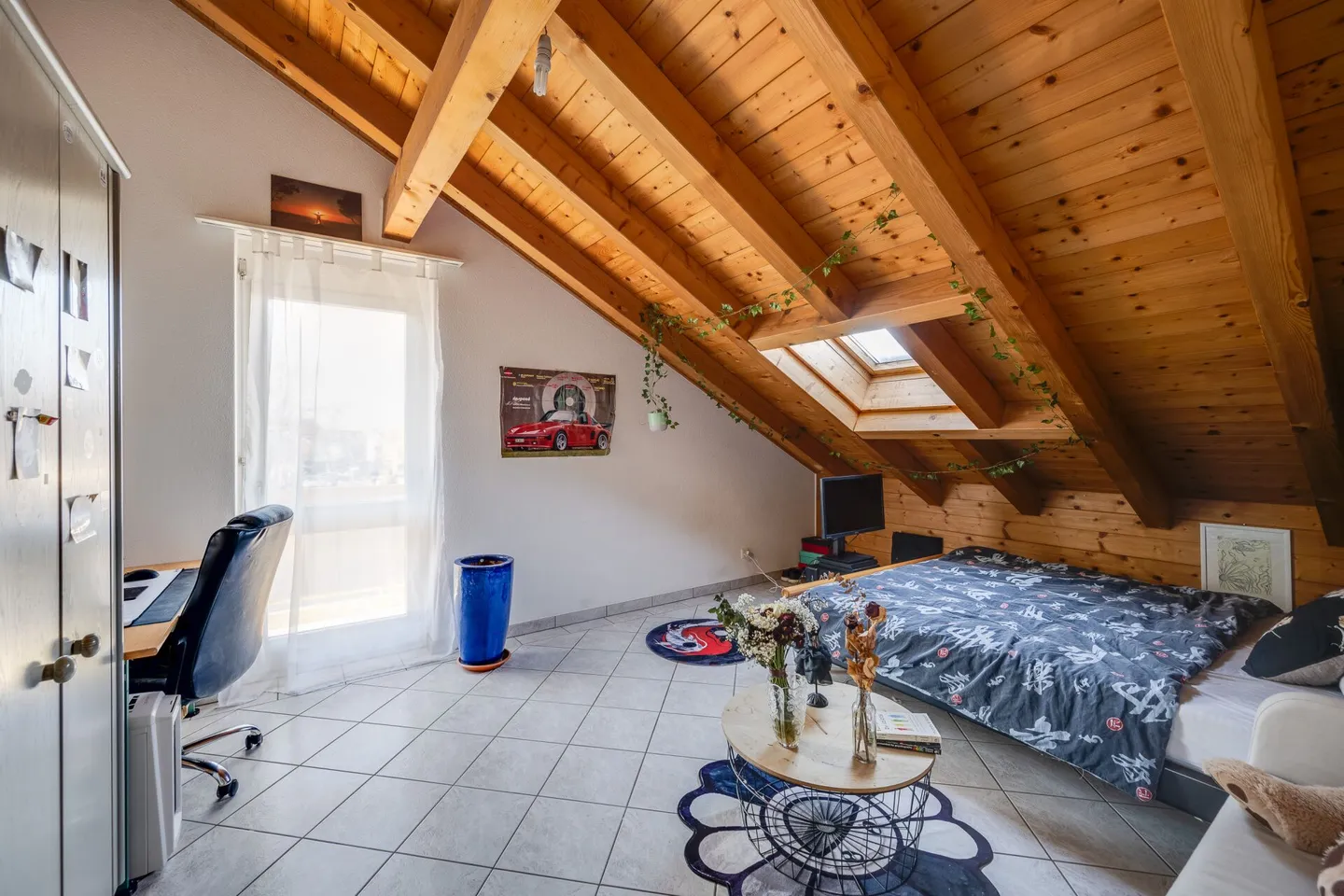 Appartement 5.5 pièces dans un charmant immeuble collectif directement sur le Lyssbach - Photo 10 sur 14