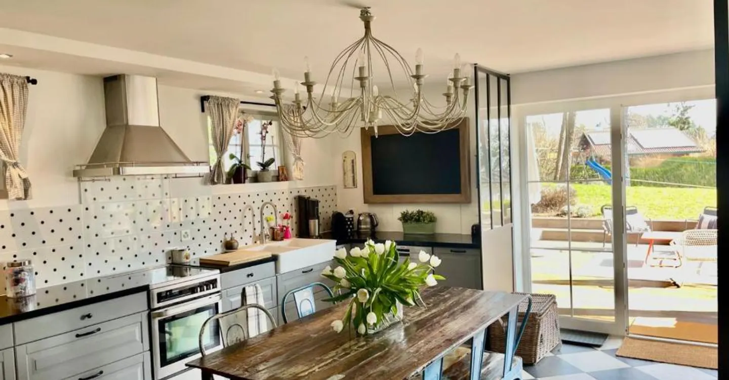 Charming family house, renovated, 4 bedrooms, 2 living rooms, OPPORTUNITY TO GRAB! - Photo 3 of 7