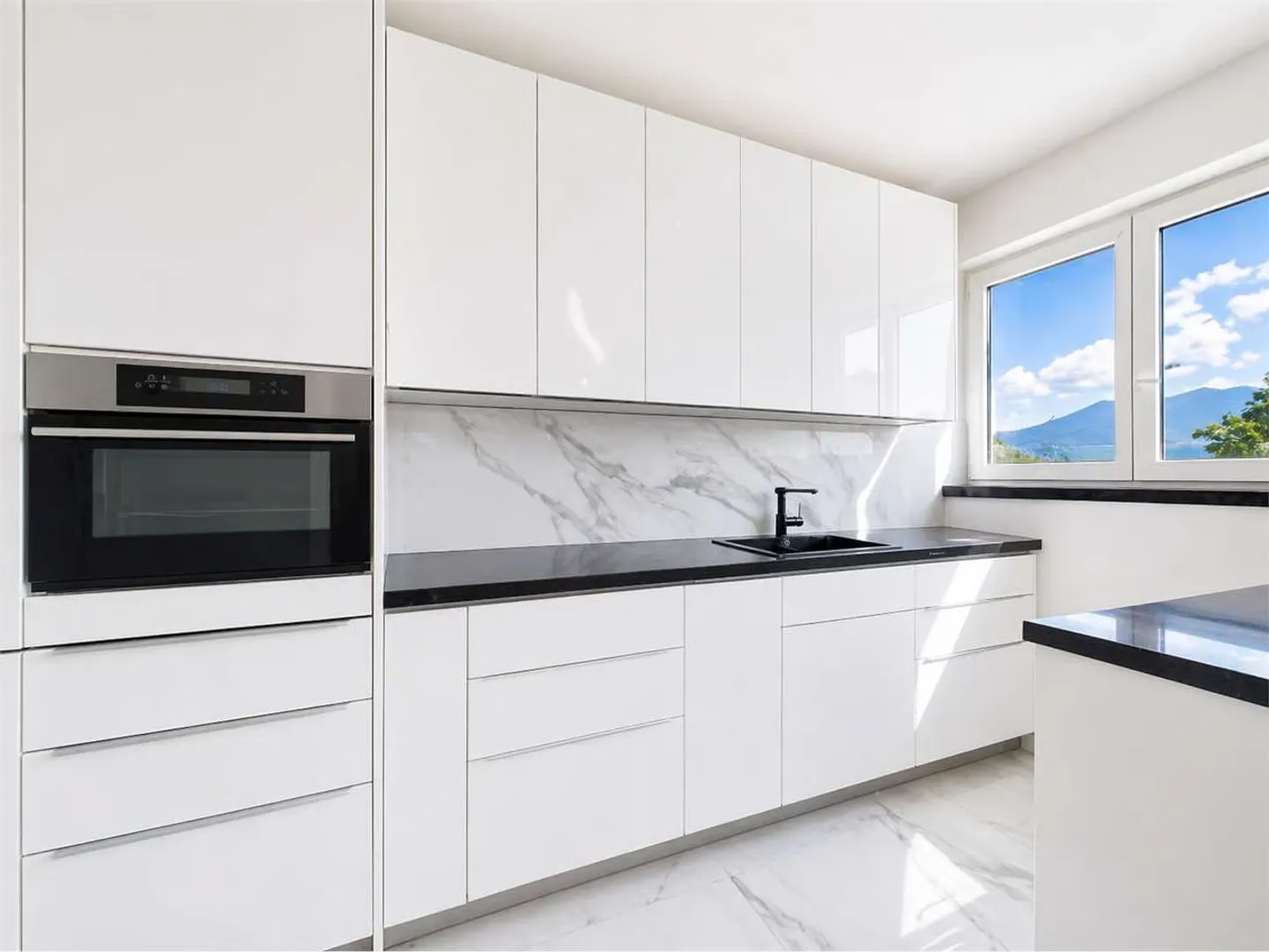 Spacious 4.5-room apartment in Balerna renovated - Photo 4 of 11