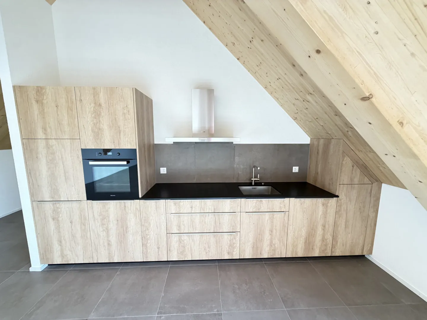 Appartement sous combles unique - Photo 4 sur 11