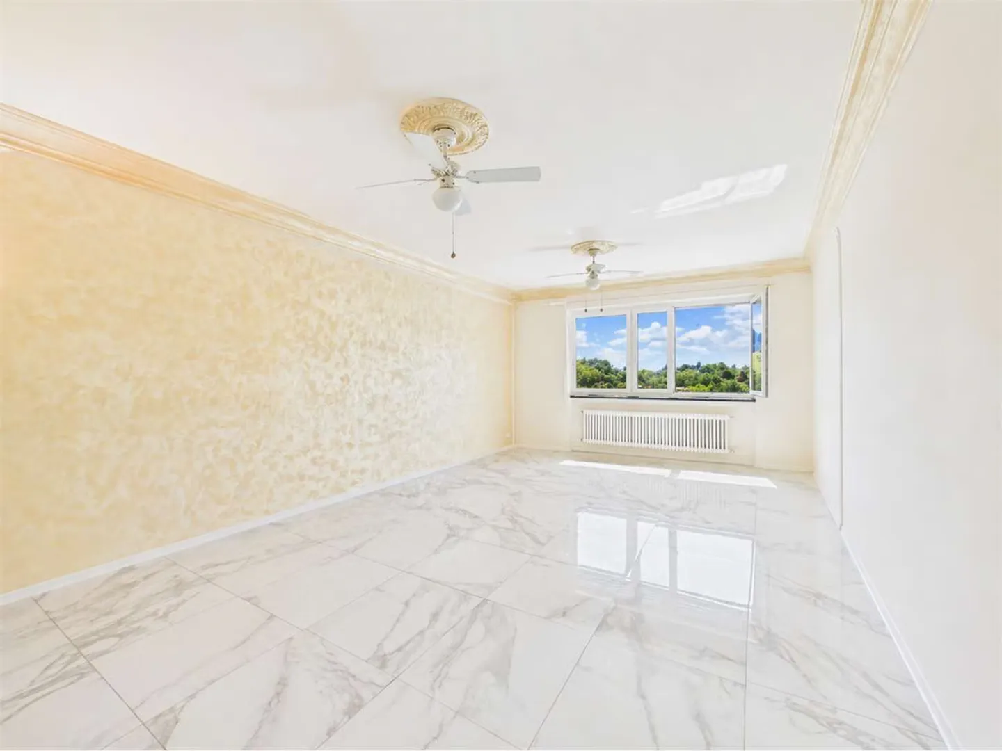 Spacious 4.5-room apartment in Balerna renovated - Photo 1 of 11
