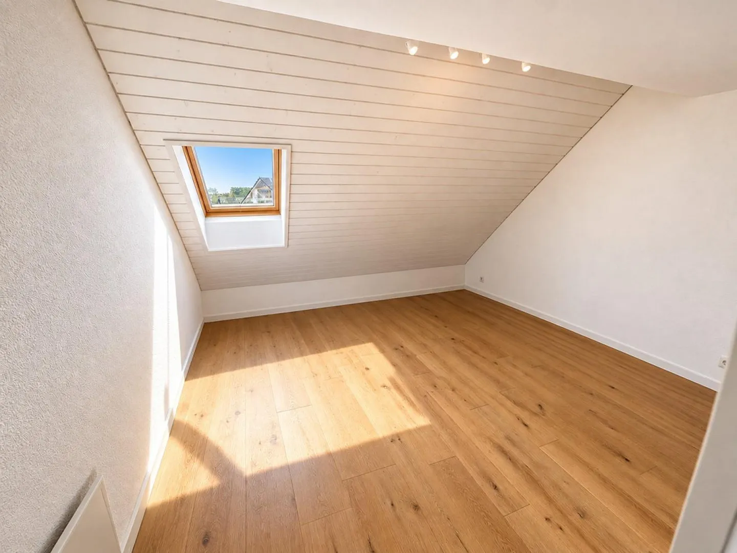 Charmante Maisonette in Volketswil - Foto 6 von 10