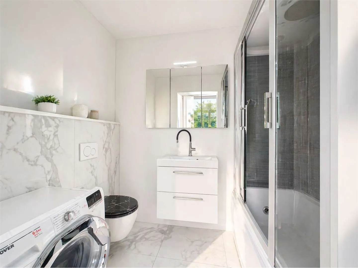 Spacious 4.5-room apartment in Balerna renovated - Photo 9 of 11