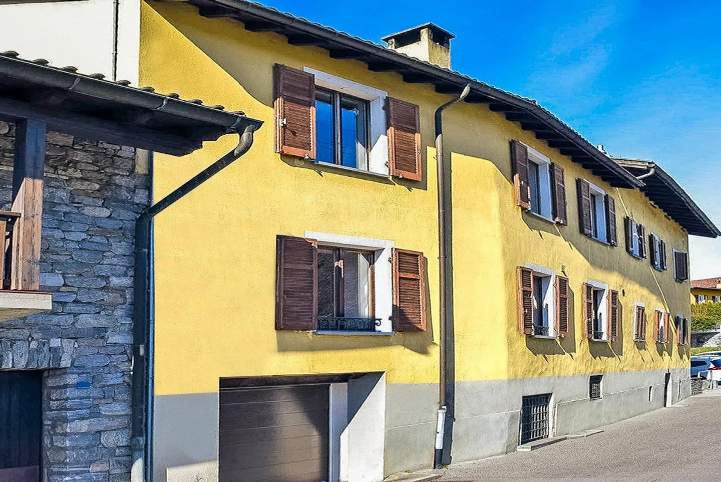 Tipica casa ticinese plurifamiliare - Typisches Tessiner Mehrfamilienhaus - Foto 5 di 13