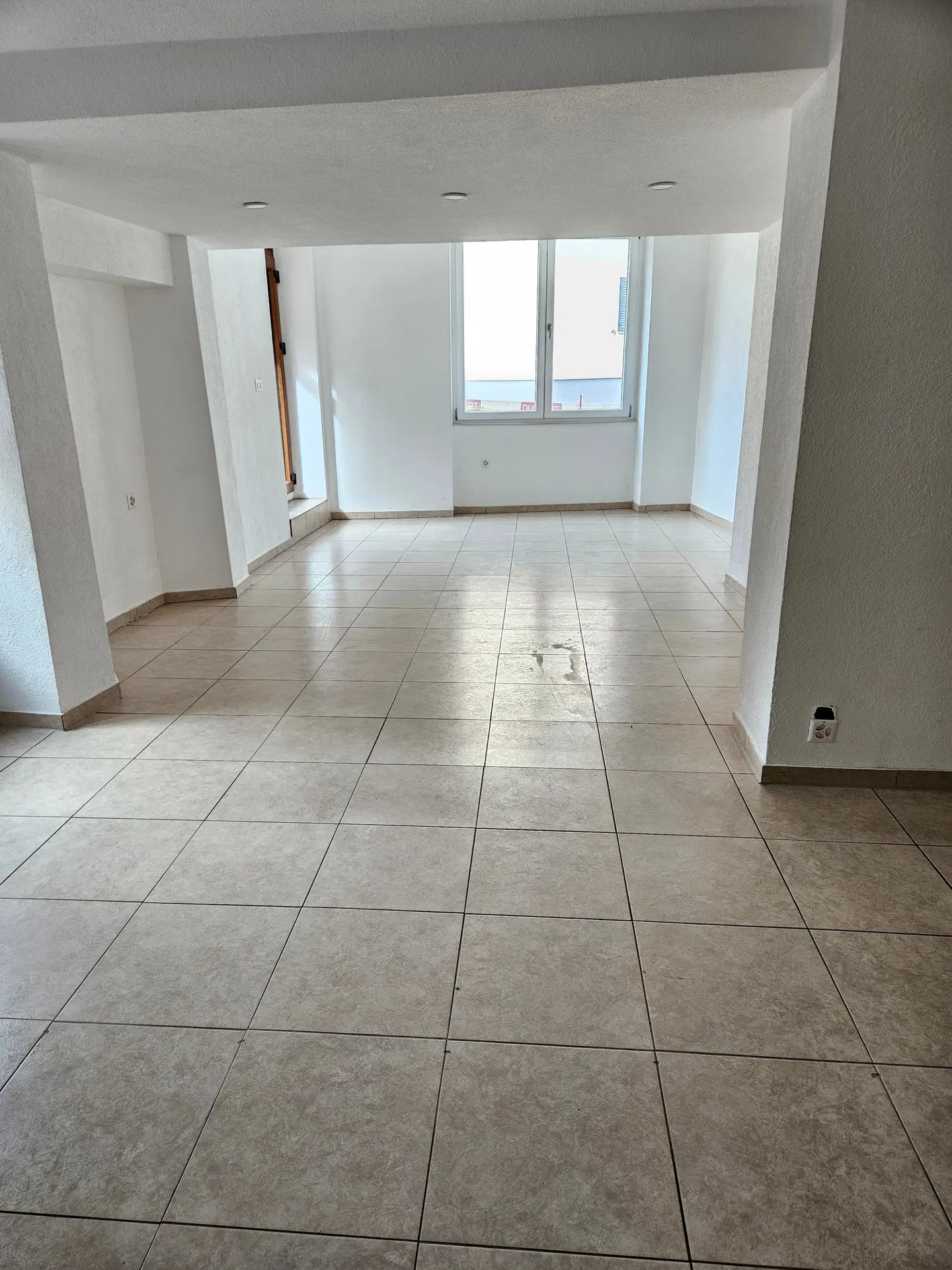 Sales Area (Take Away) - Photo 4 of 7