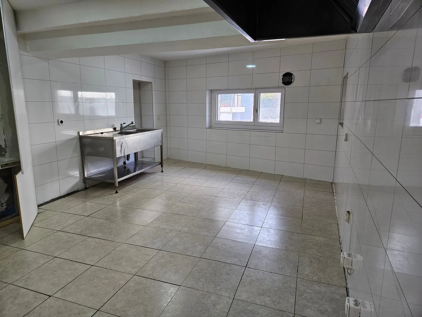 Sales Area (Take Away) - Photo 5 of 7