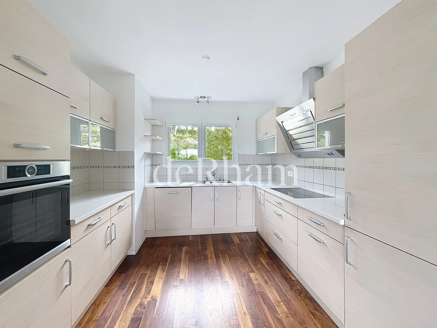 Reihenhaus-Villa mit 5,5 Zimmern und Garten - Foto 2 von 10